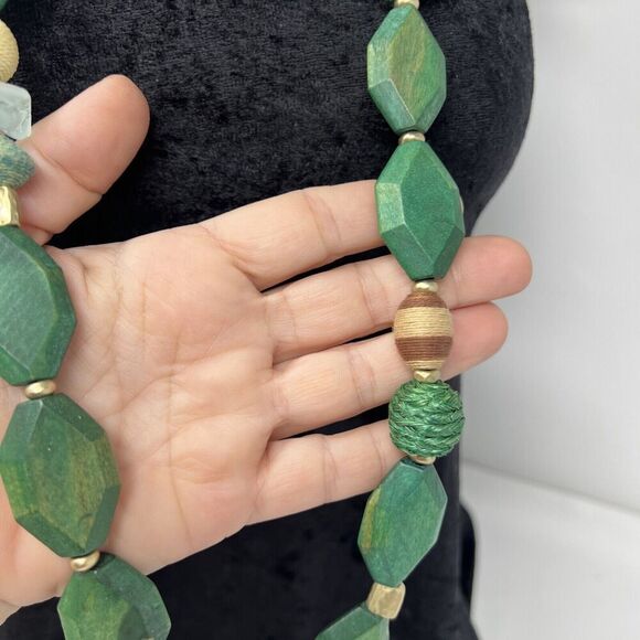 Chico's Necklace Green Wood Beads Wooden & Glass Lightweight Longline Necklace - Picture 3 of 8